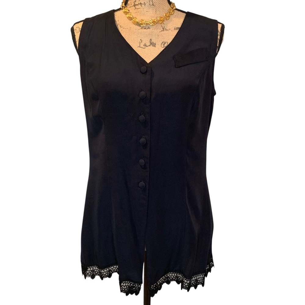 VTG Black Sleeveless Button-Up Blouse
